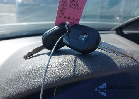 2010 Ford Fusion Hybrid from USA, damaged, VIN 3FADP0L35AR344238